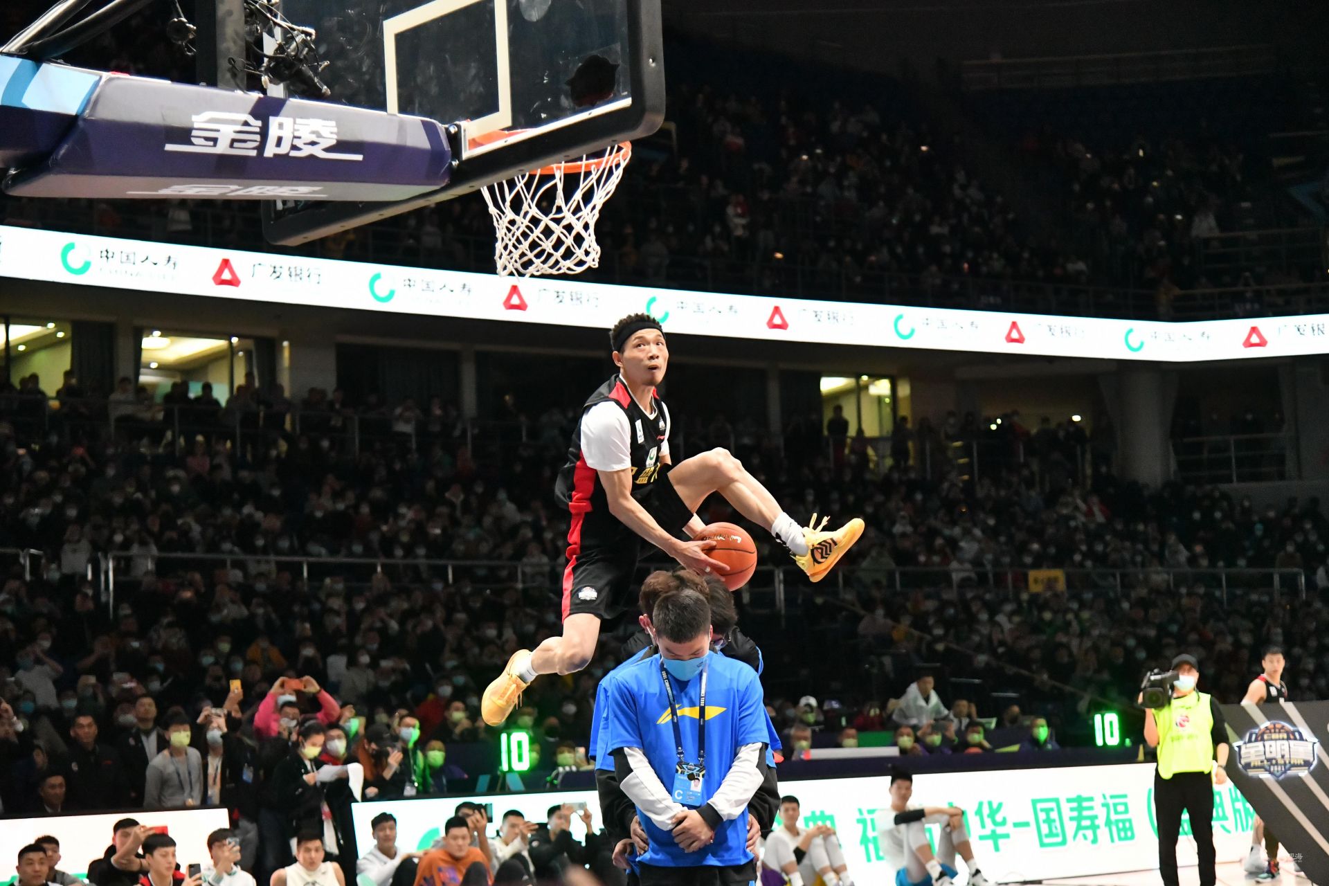 西蒙尼的战 西蒙尼的战