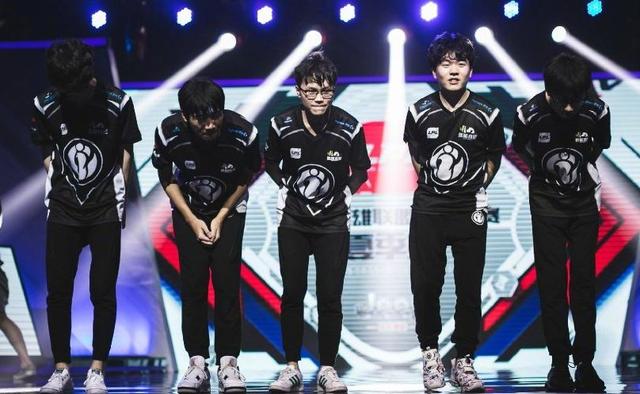 海兰江滑雪场新雪季暨州总工会职工滑雪技能培训启动（海兰江滑雪场新雪季启幕 州总工会职工滑雪技能培训同步启动）