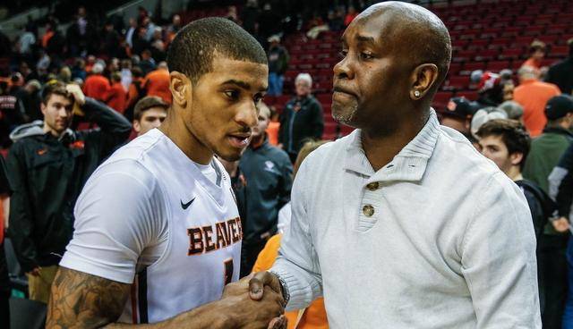 相比之下 相比之下