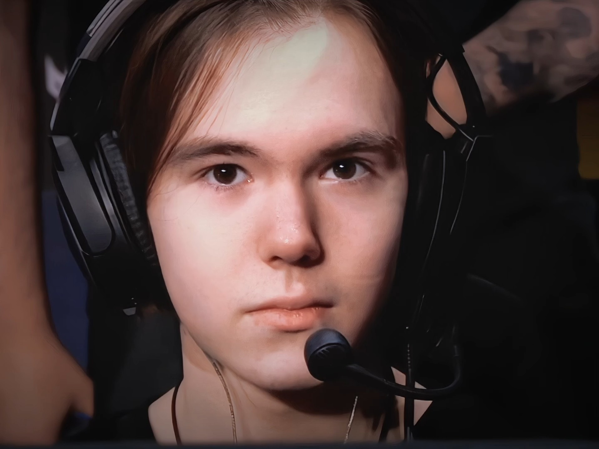 与中场站位 与中场站位